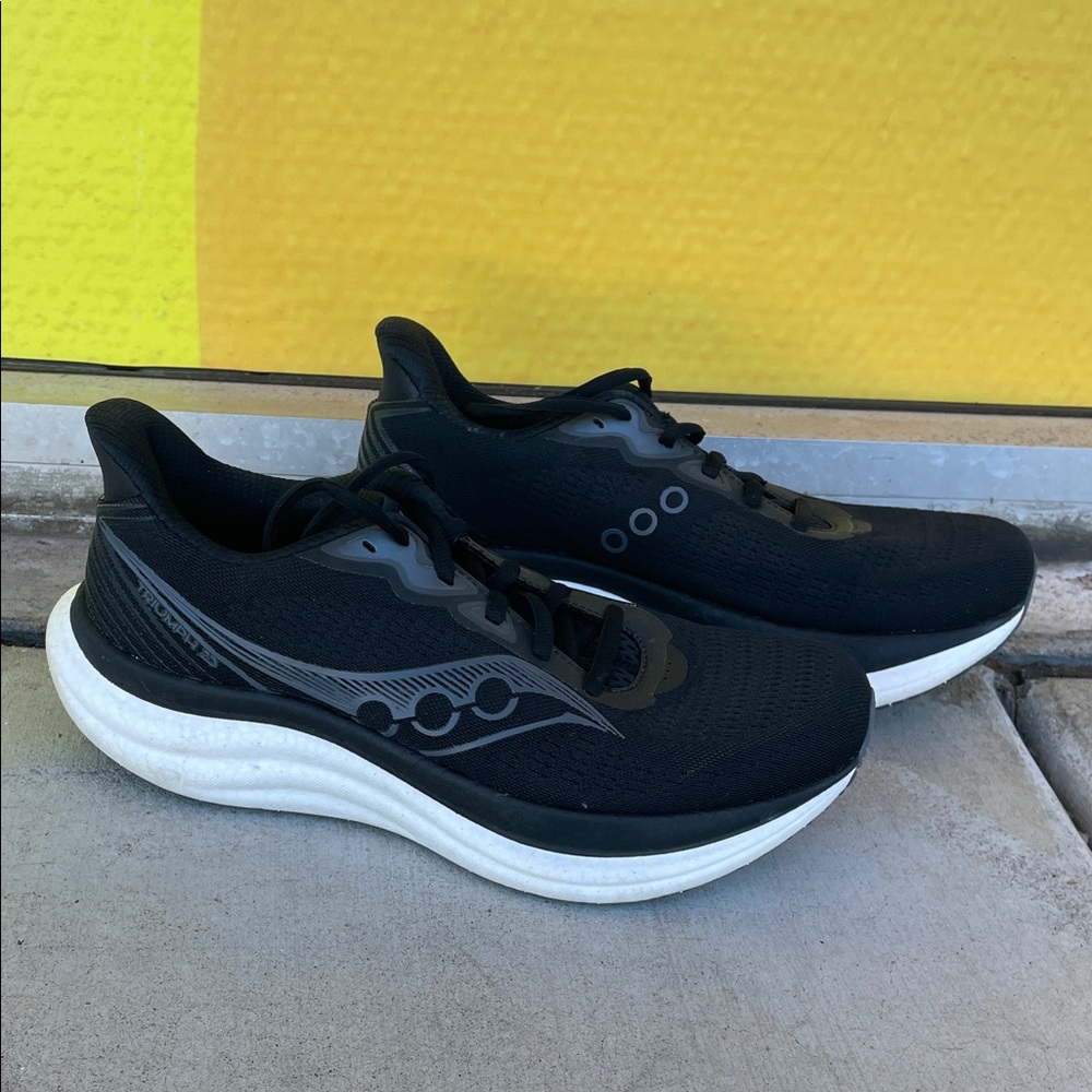 🖤 Saucony Triumph 23 - Women’s 9.5 Athletic Shoes